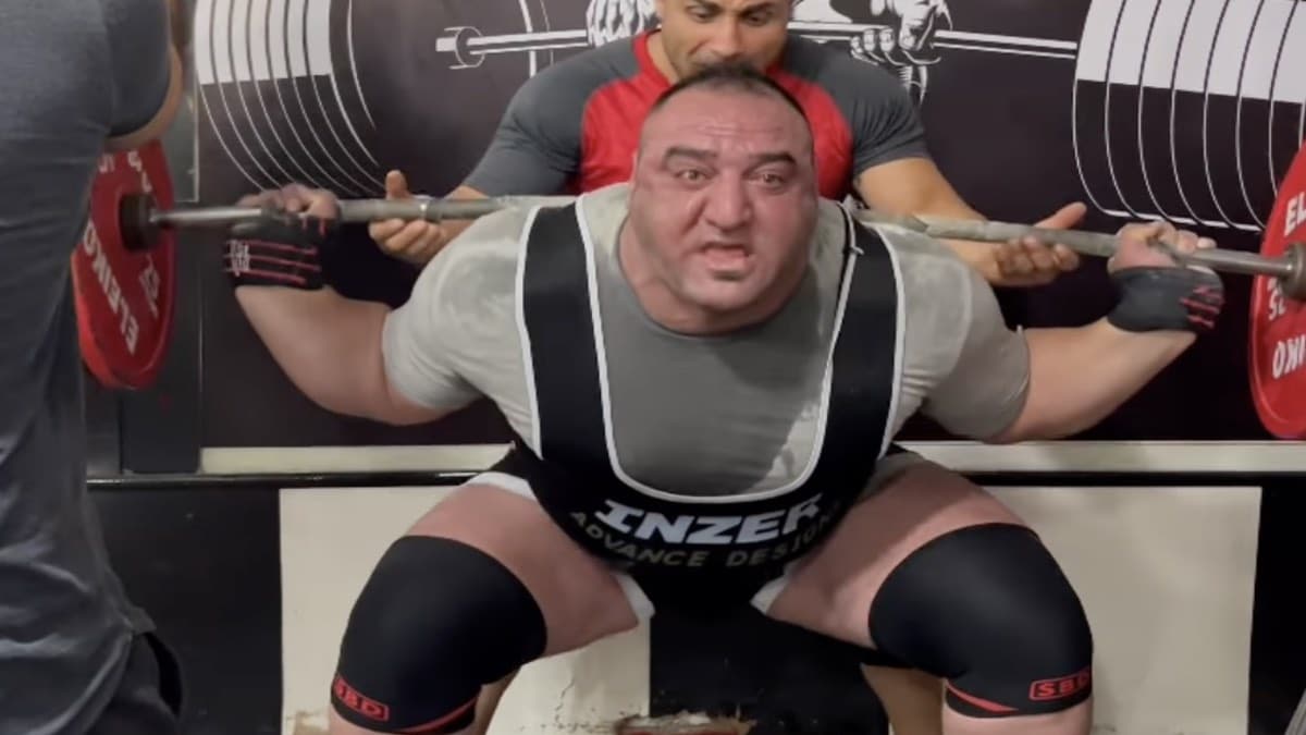 Watch Powerlifter Shahram Saki (120KG+) Squat Over 1,000 Pounds Raw