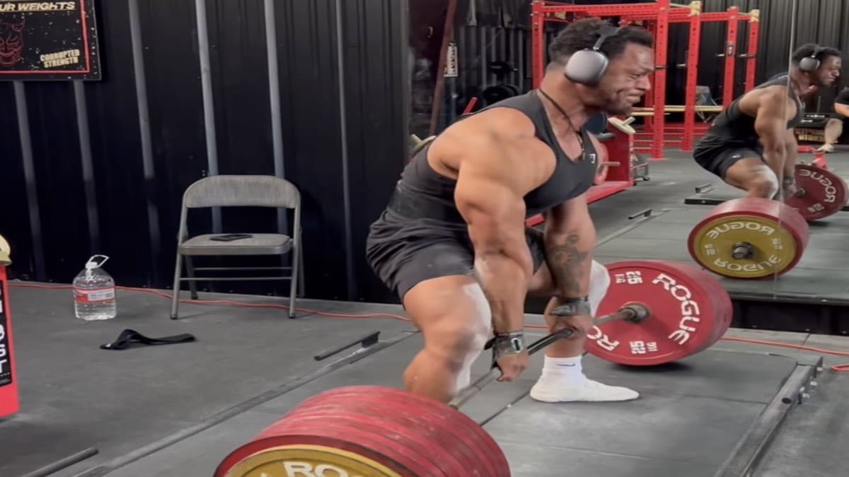 Powerlifter Jamal Browner Deadlifts a Historic 500 Kilograms (1,102 Pounds) in Training