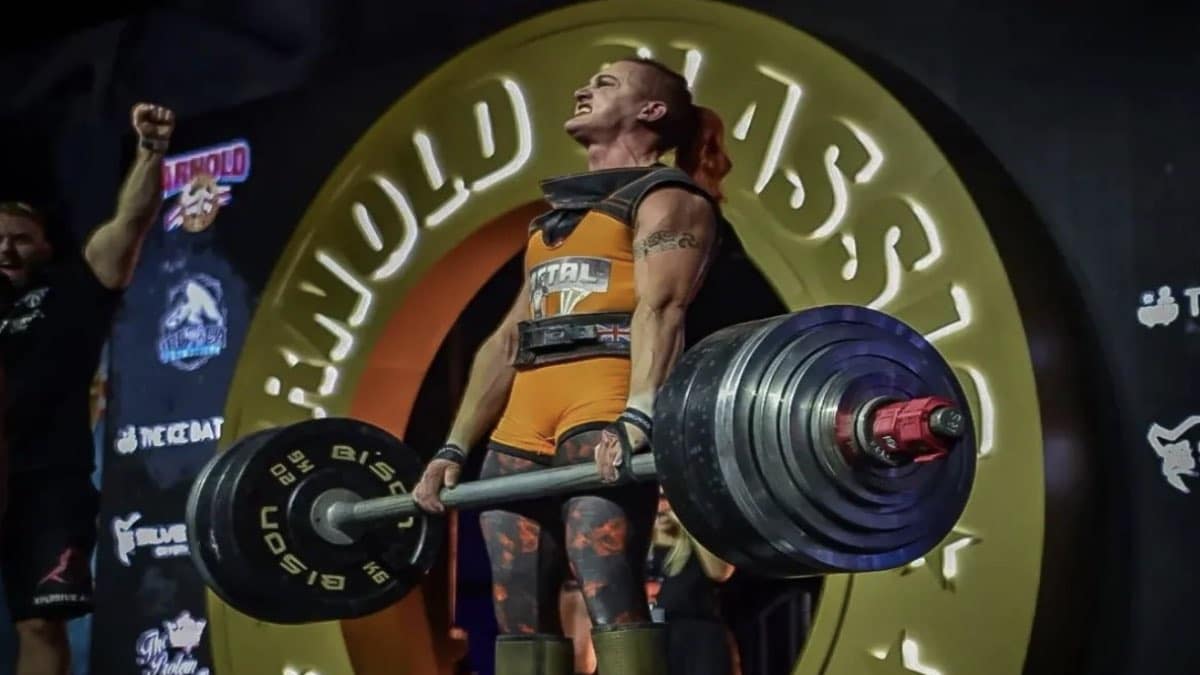 Rhianon Lovelace Scores an Axle Deadlift World Record of 261.5 Kilograms (576.5 Pounds)