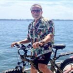 Arnold Schwarzenegger Auctions 0,000 Personal Training Sessions for Charity Arnold Schwarzenegger Auctions 0,000 Personal Training Sessions for Charity